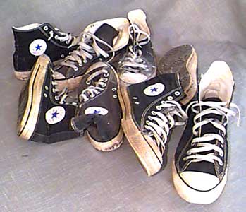 how to clean smelly converse