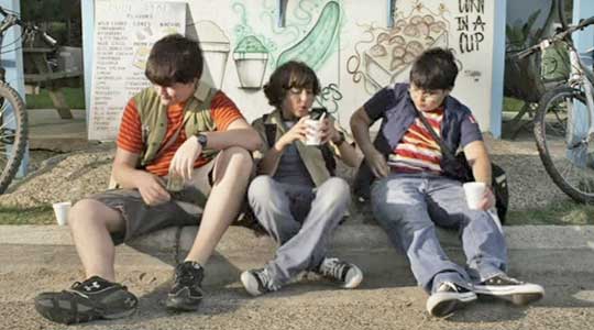 Los Scavengers still 1