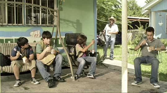 Los Scavengers still 4