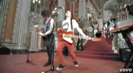Shake It still 1
