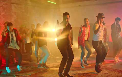 Echame la Culpa still 2