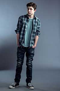 Mateus Ward plays Jake on Hostages